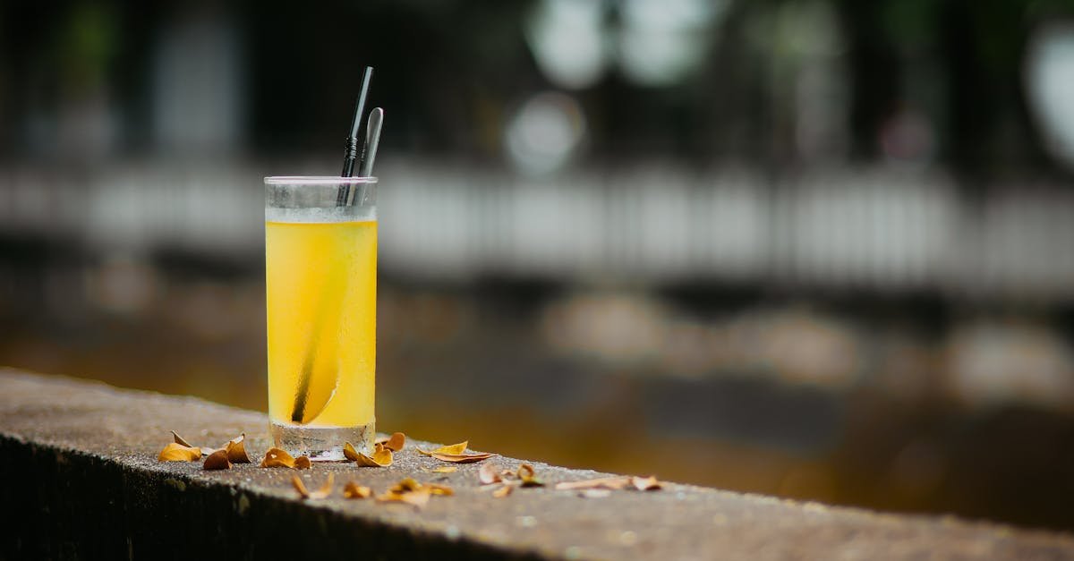 Zdrowy łyk na co dzień: 12 orzeźwiających alternatyw dla słodzonych napojów