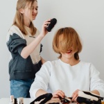 Cienkie włosy, wielka objętość: top fryzury sezonu, które odmienią Twój look